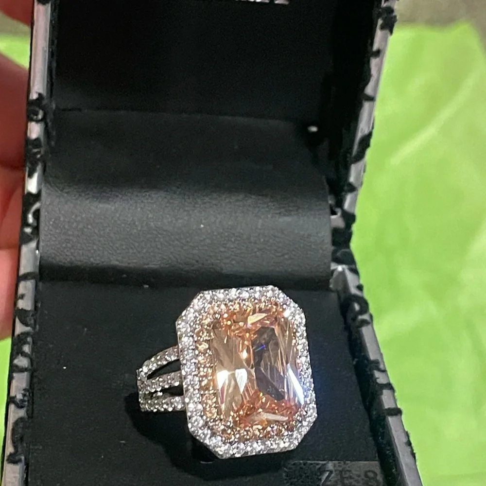 SOLD ❌ BADGLEY MISCHKA RING - Picture 3 of 8